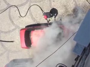 LPG’li Otomobilden Çıkan Dumanlar İtfaiyeyi Harekete Geçirdi