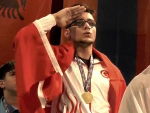 Rizeli Milli Halterci Onur Demirci, 3 Rekor Kırarak Avrupa Şampiyonu Oldu