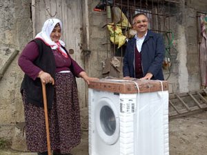 Rize Valisi Çeber, Yaşlı Kadının Talebini Yerine Getirdi