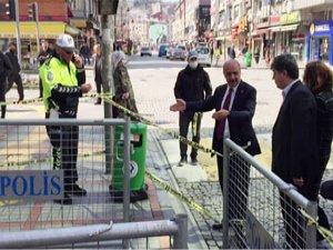 Rize Emniyetinden Banka Şubeleri Önünde Bariyerli "Sosyal Mesafe" Önlemi