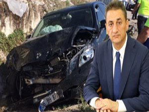 Rizeli Vali Karaömeroğlu Trafik Kazası Geçirdi