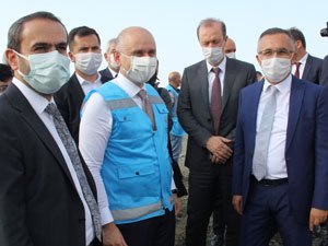 Bakan Karaismailoğlu Rize-Artvin Havalimanı İnşaatında İncelemede