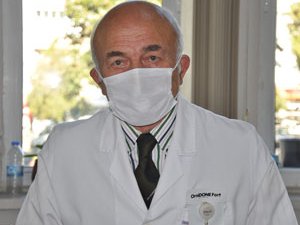 Sevilen doktor için "Emekli olmasın" diye imza kampanyası düzenlendi