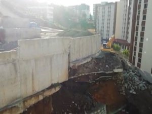 İstinat Duvarı Kendiliğinden Böyle Çöktü