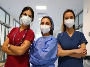 'Koronavirüs savaşçısı' hemşireler tedbirlere daha fazla uyulmasını istiyor