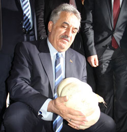 Bakan'a Rize'de Kabak Bedava !