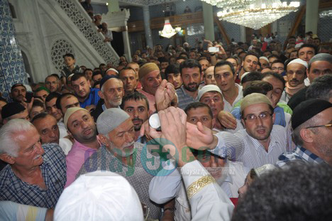 Rize'de Sakal-ı Şerif İzdihamı