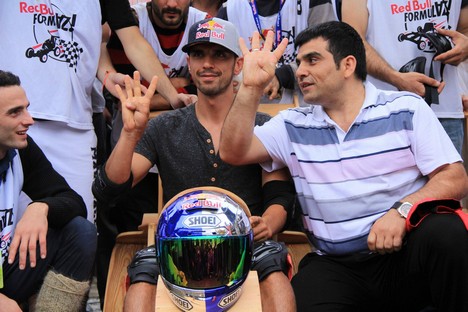 Kenan Sofuoğlu’ndan 'Rabia' işareti