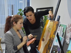 Resim eğitimi alan doktorlar 14 Mart Tıp Bayramı'nda eserlerini sergileyecek