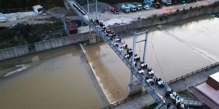 15 Temmuz Demokrasi Köprüsü’nün Minyatüründe 500 Kişi İftar Yaptı