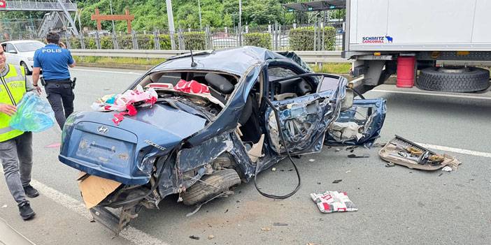 Rize'de otomobilin bariyerlere çarptığı kazada 3 kişi öldü, 2 kişi yaralandı