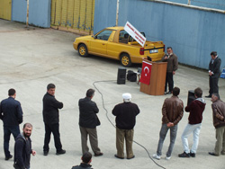 Rize'de Mitinge İlgi Olmayınca Seçmeni Suçladı