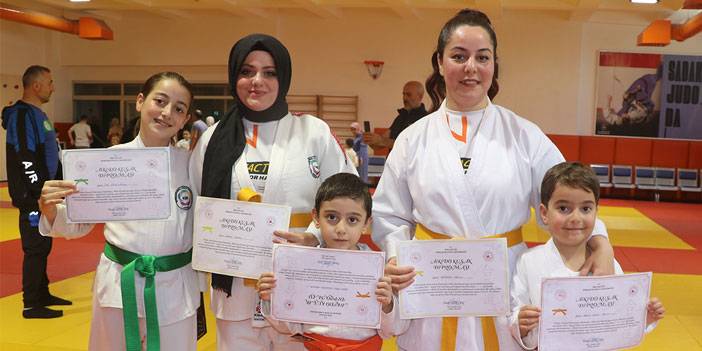 Rize'de iki anne çocuklarının ardından aikidoya başladı