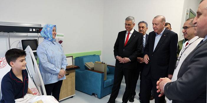 Rizeli Safa, Cumhurbaşkanı Erdoğan'dan istediği imzalı Arda Güler formasına kavuştu