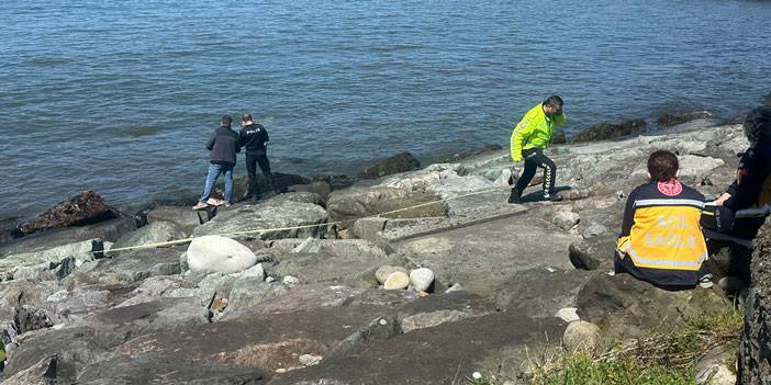 Rize'de kıyıya vuran erkek cesedi bulundu