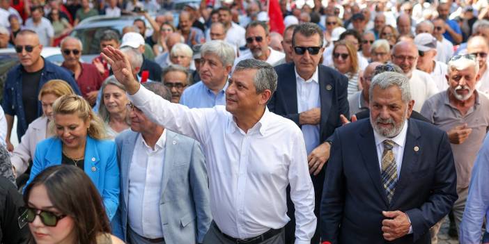 Özgür Özel Rize'de: "Yeni Parti'yi Rizelilere, Rizelileri de Allah'a emanet ediyorum"