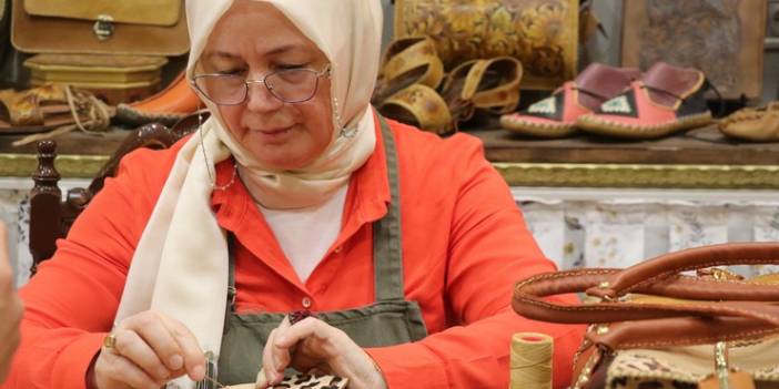 Rize'de 46 Yaşında Üniversiteli Oldu, Birincilikle Mezun Olup Rize’nin Sanat Elçisine Dönüştü