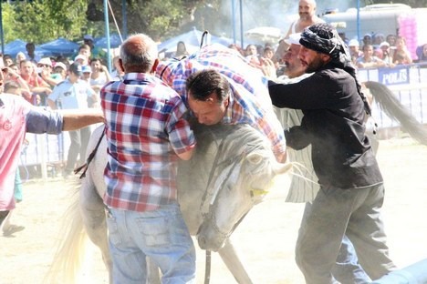 İsmail Türüt ata binerse...