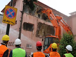 Meydan Projesi Start Aldı Rize Cumhuriyet Karakol Binası Yıkıldı VİDEO İZLE