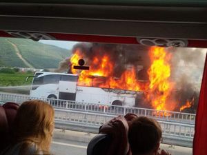 TIR yolcu otobüsüne çarptı: 1 ölü, 26 yaralı