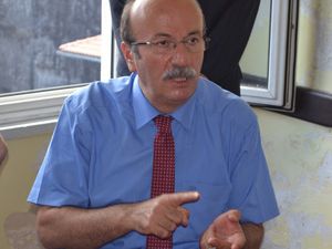 Bekaroğlu’ndan İlgezdi'nin Rezidansları Savunan Cevap: Devede Kulak Değil Devede Kıl Bile Değil