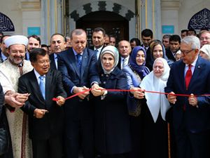 Erdoğan ABD'nin en büyük camisini açtı