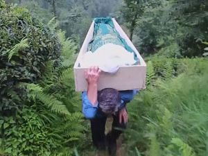 Rize'de Zorlu Cenaze Yolculuğu