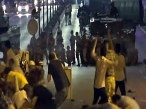 Boğaz Köprüsü'nde Askerler Vatandaşlara Böyle Ateş Açtı