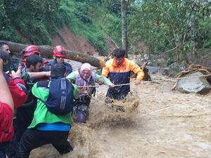Sel ve Heyelanlar Nedeniyle Mahsur Kalan 9 Vatandaş Kurtarıldı