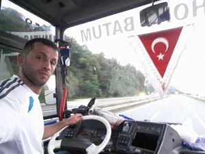 Rizeli sürücü, sosyal medyada tepki alınca özür diledi