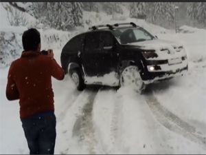 Amarok'la Diz Boyu Karda Drift Yapan Çılgın Rizeli
