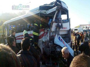 Rize'de Korkunç Kaza 1 Ölü, 1'i Ağır 20 Yaralı